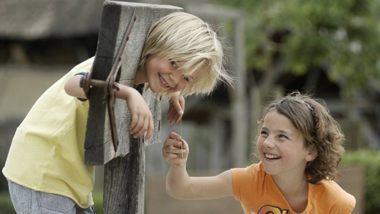 Kinderen in het Historisch OpenluchtMuseum in Eindhoven