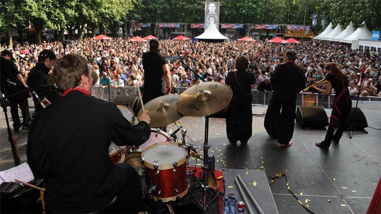 Drukte in Den Bosch tijdens afgelopen Bevrijdingsdag (foto: Henk van Esch)