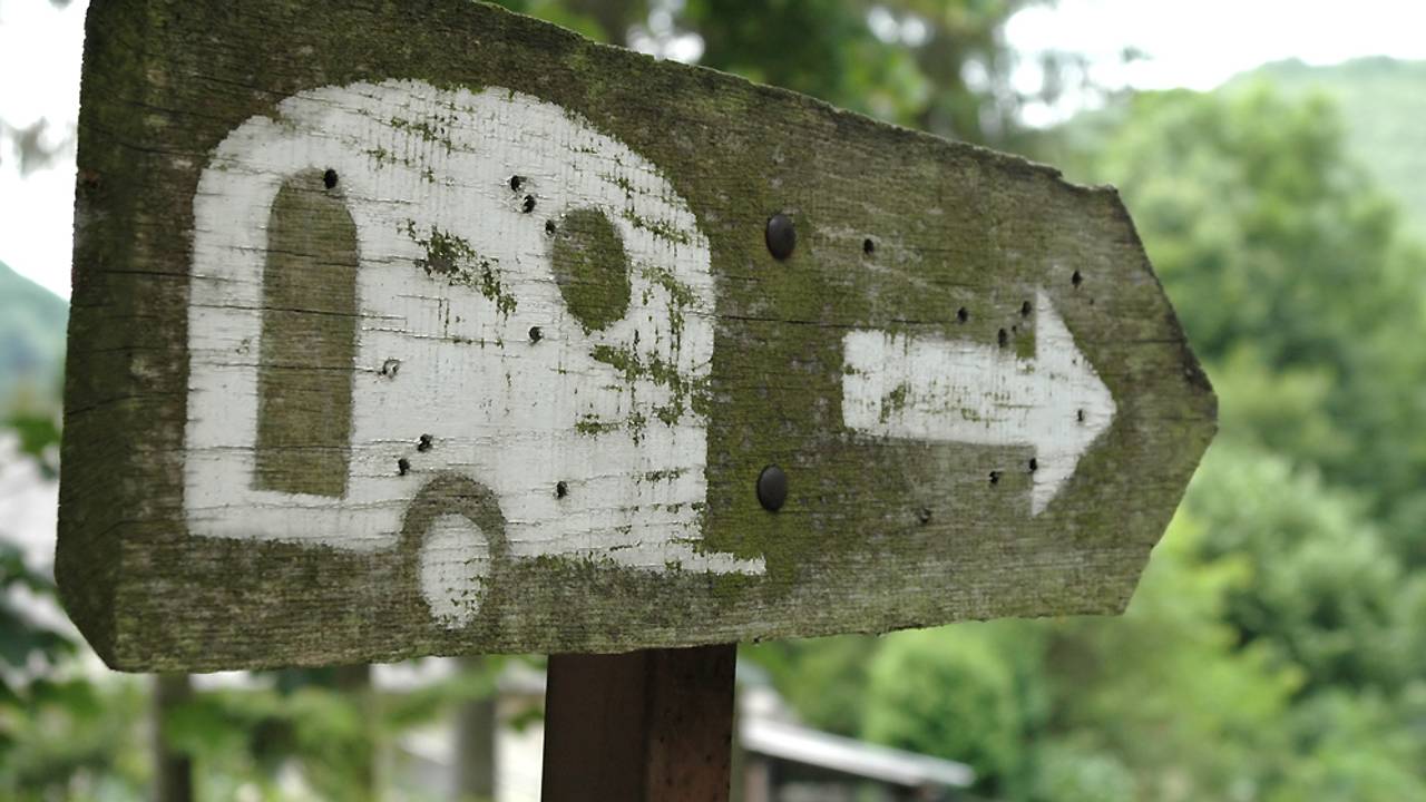 De man ging met een vervangende caravan op vakantie.