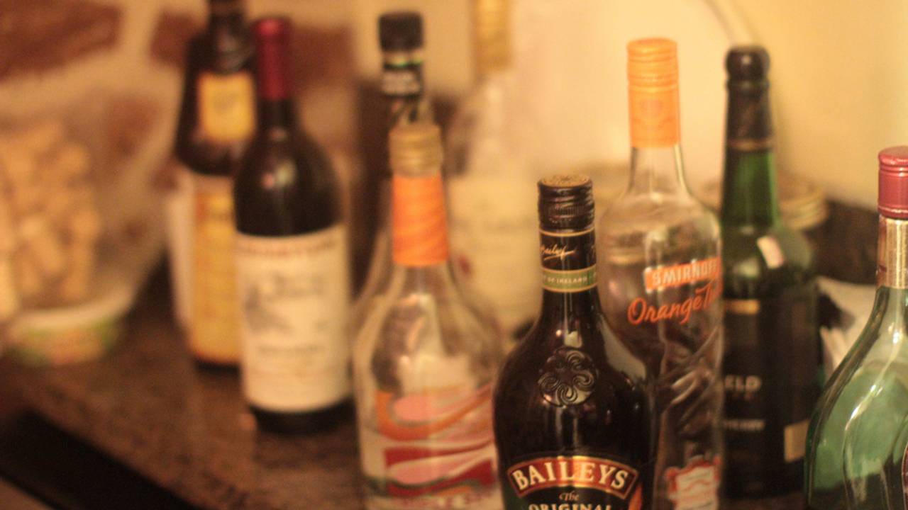 De man ging ervandoor met een fles drank (archieffoto)