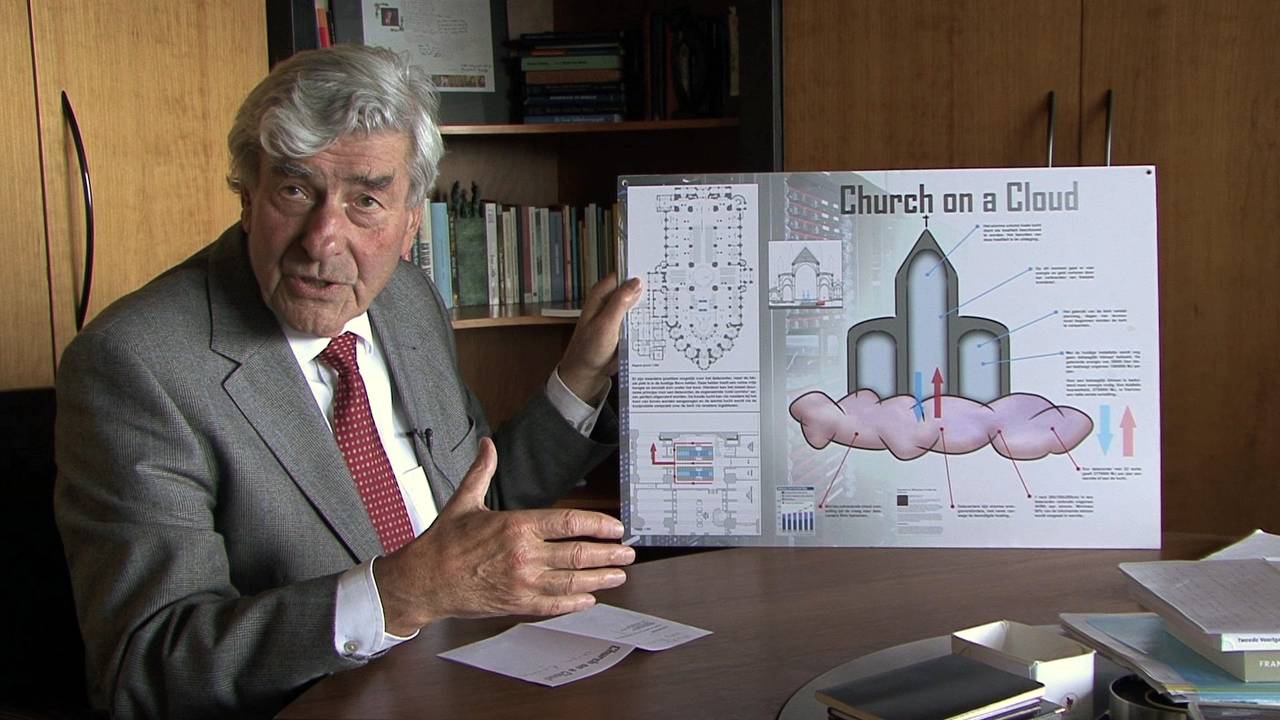Juryvoorzitter Ruud Lubbers met het winnende plan
