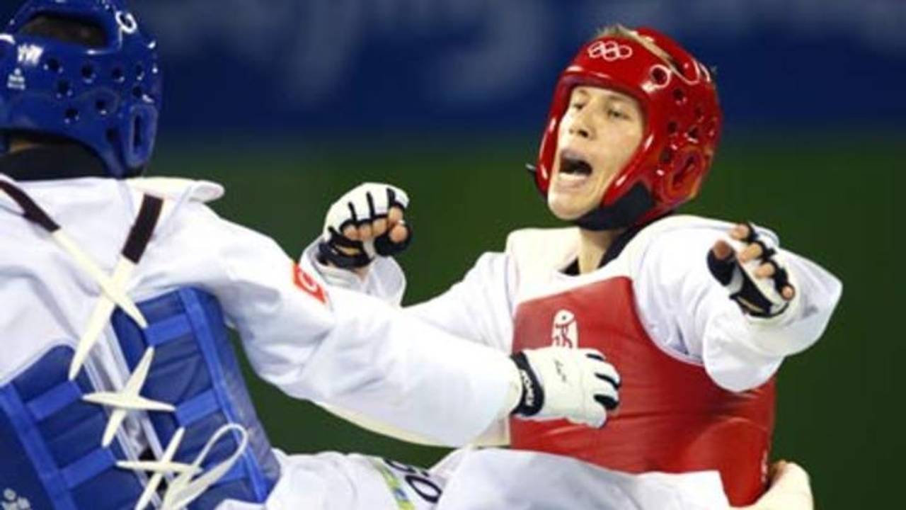 Blessure dwingt Dennis Bekkers tot opgave in Baku