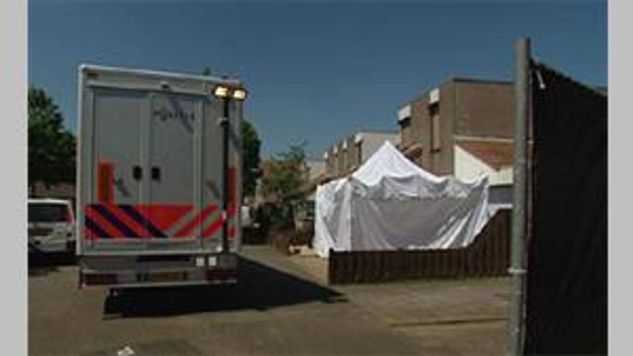 De politie tijdens het onderzoek in 2008.