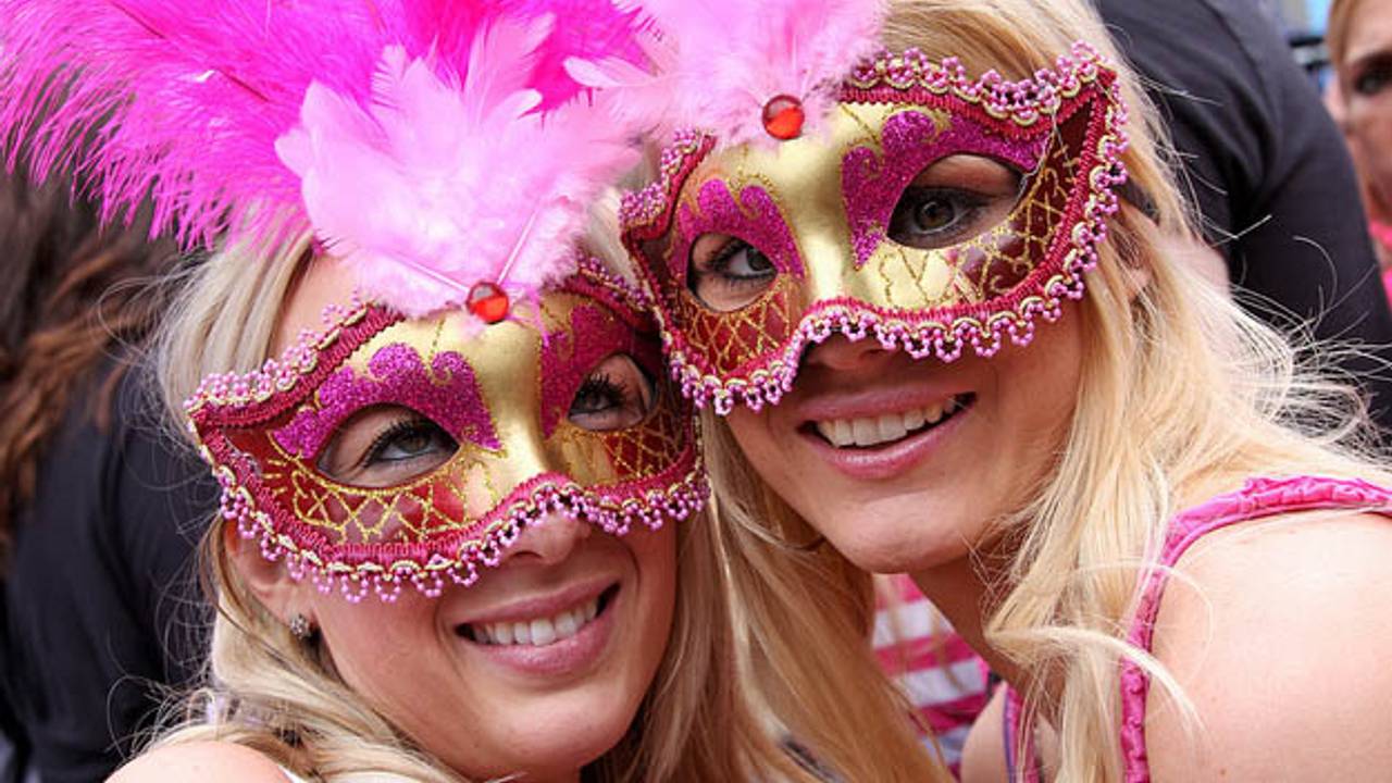 Tilburg heeft al jaren zijn Roze Maandag, Eindhoven krijgt in 2014 een Roze Zaterdag