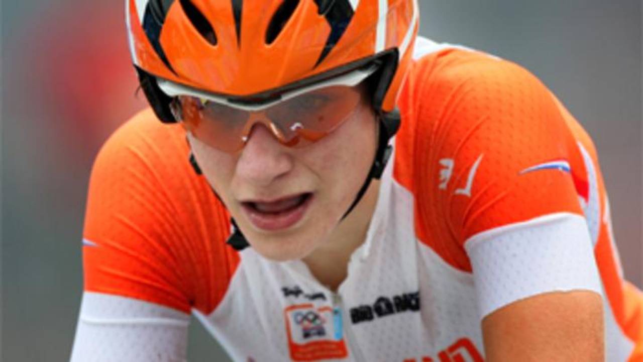 Koninginnerit Holland Ladies Tour in en rond Bergeijk