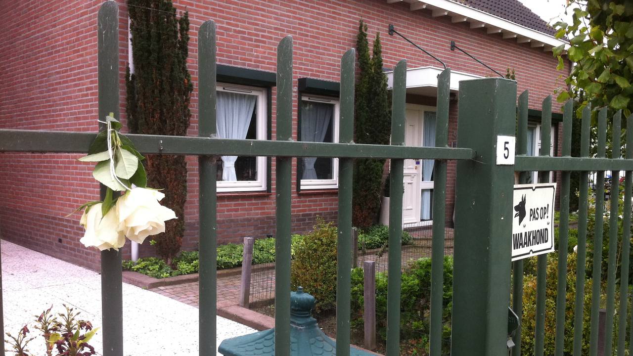 Rozen bij de woning. (Foto: Marrie Meeuwsen)