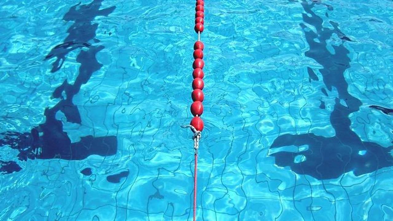 zwembad in oosterhout deels leeggelopen 900 000 liter water weggestroomd omroep brabant