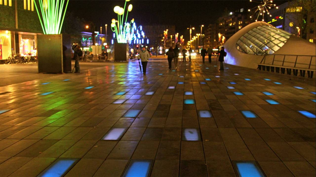 Het centrum van Eindhoven wordt jaarlijks verlicht tijdens Glow (Foto: Karin Kamp)