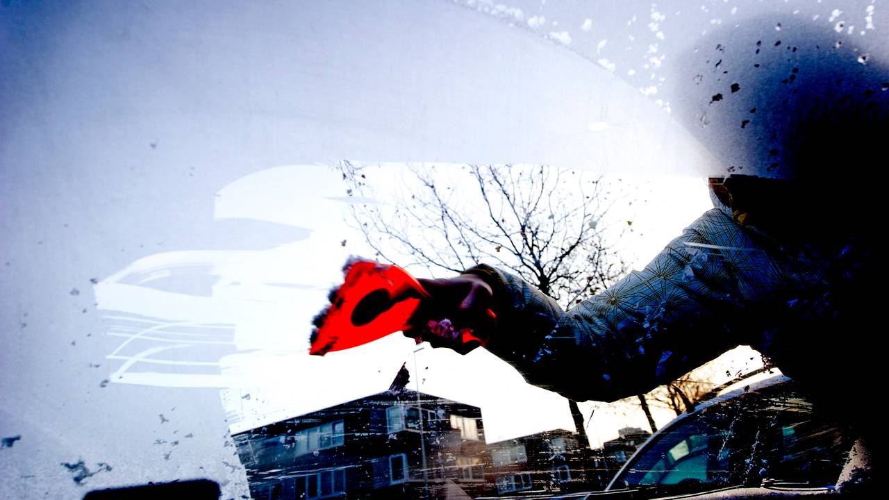 Vergeet je autoruiten niet te krabben! (Archieffoto)