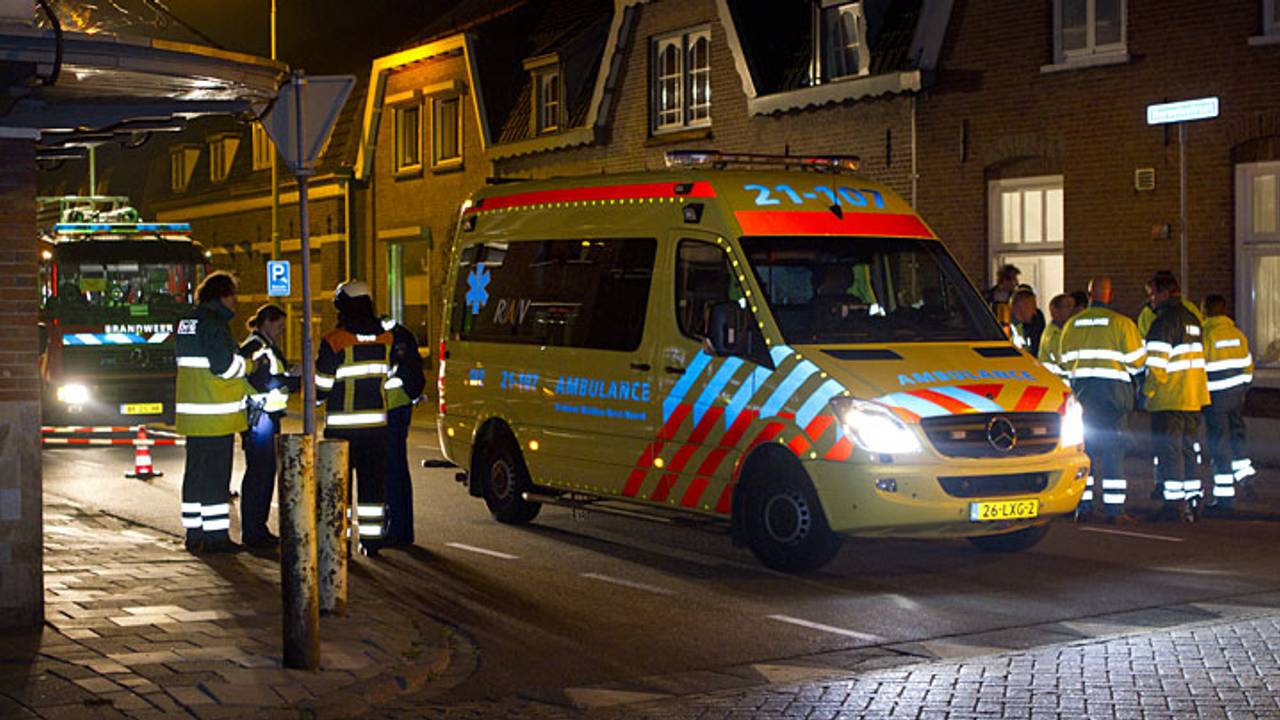 De politie heeft de straat afgezet. (Foto: SQ Vision Mediaprodukties)