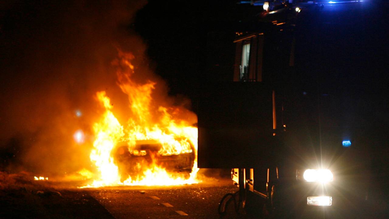 Niets bleef van de auto over (foto: Remco de Ruijter Fotografie).