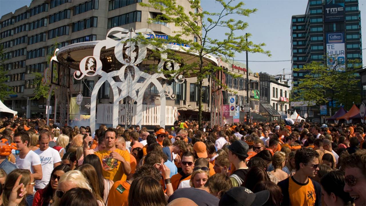Een van de dancefeesten tijdens Koninginnedag in Eindhoven