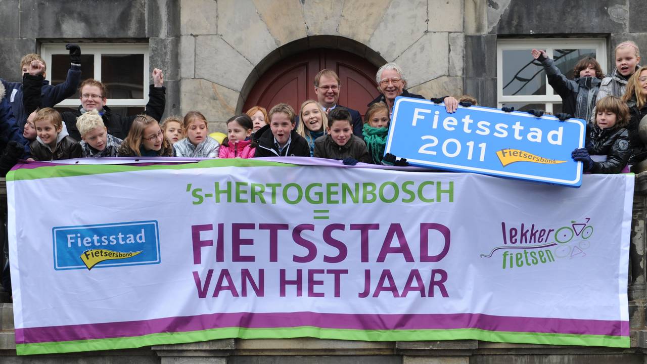 Een jaar lang mag Den Bosch zich beste fietsstad noemen (foto: Henk van Esch)