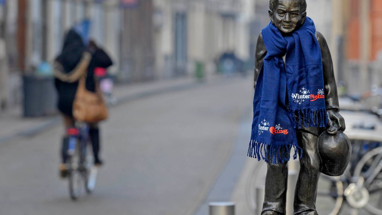 De Kruikezeiker in Tilburg kreeg ook een das om