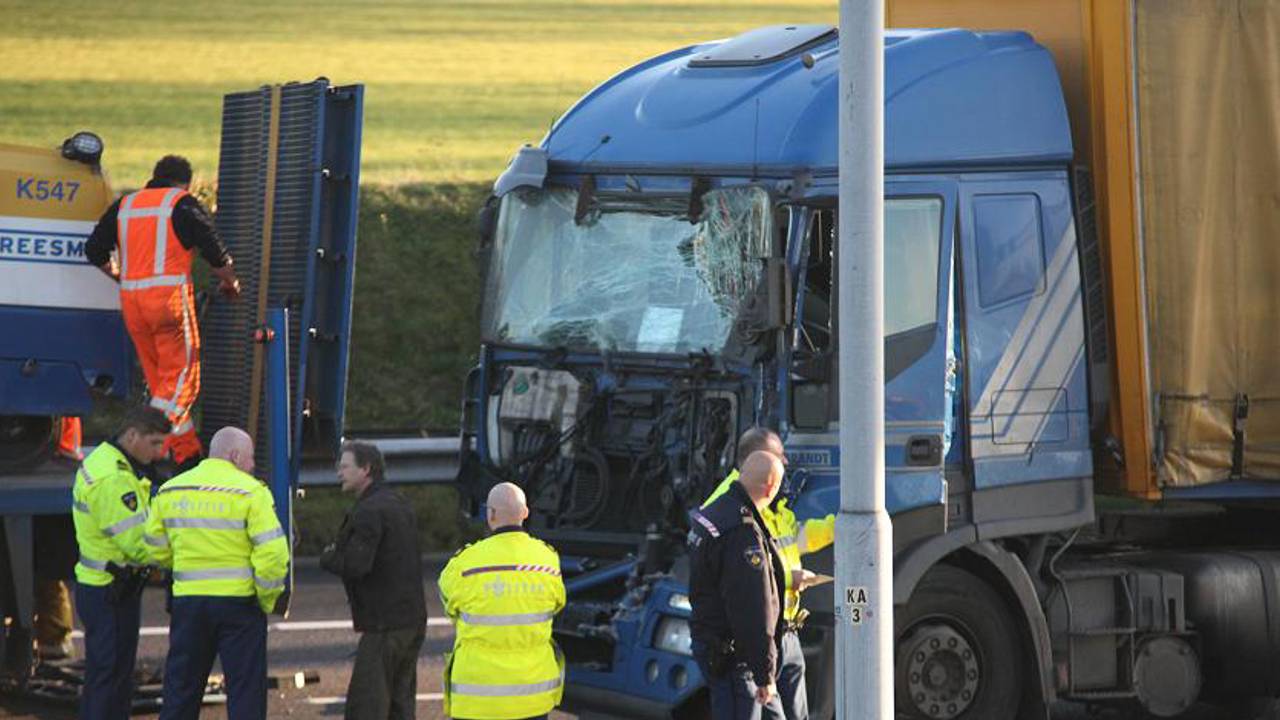 Flinke ravage op de A58 (Foto: Jeroen Stuve/Mainstay Media)