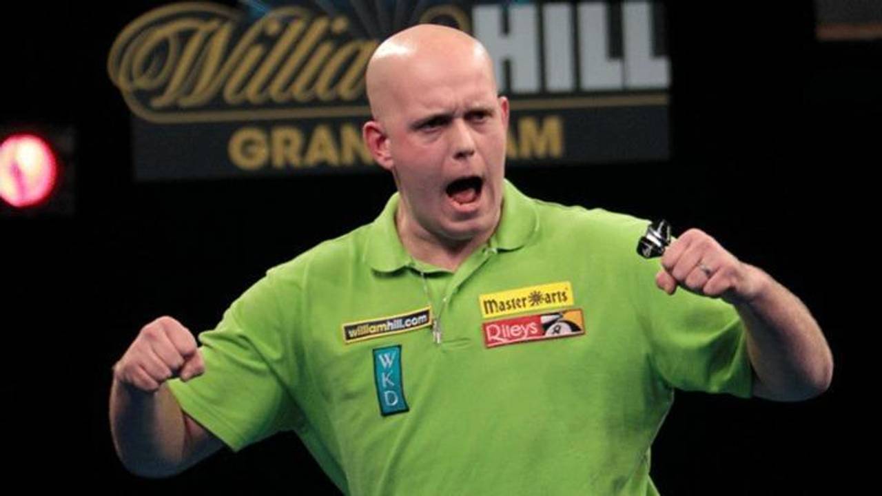Michael van Gerwen timmert hard aan de weg.