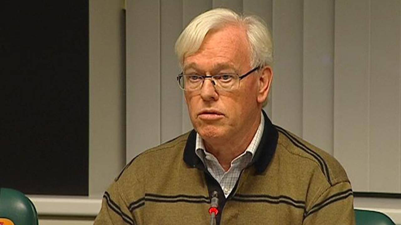 Burgemeester Fons Jacobs tijdens de persconferentie donderdagavond