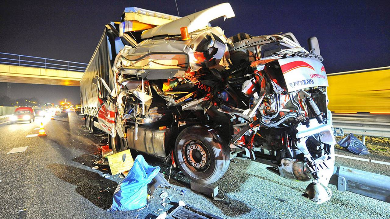 Het ongeluk was op de A2 bij Maarheeze. (Foto: SQ Vision)