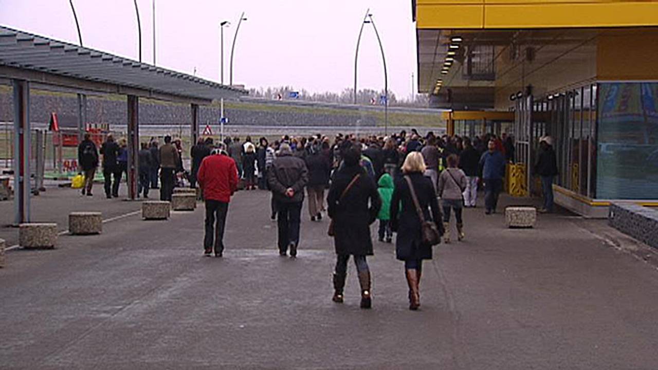 De IKEA in Son werd korte tijd ontruimd.