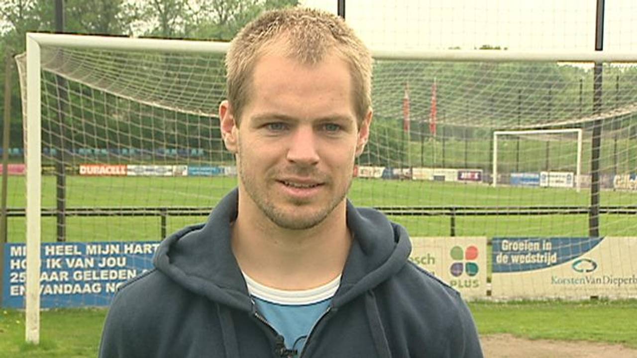 Istvan Bakx breekt middenvoetsbeentje