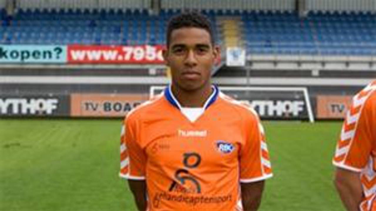 Gregory Nelson in shirt van RBC