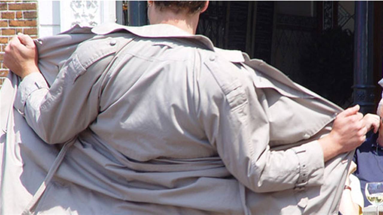 Man laat zijn piemel aan jonge meisjes zien Omroep Brabant