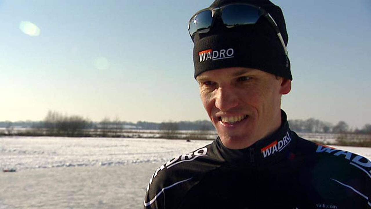 Ruud Aerts uit Riel werd achtste op het NK marathon op natuurijs.