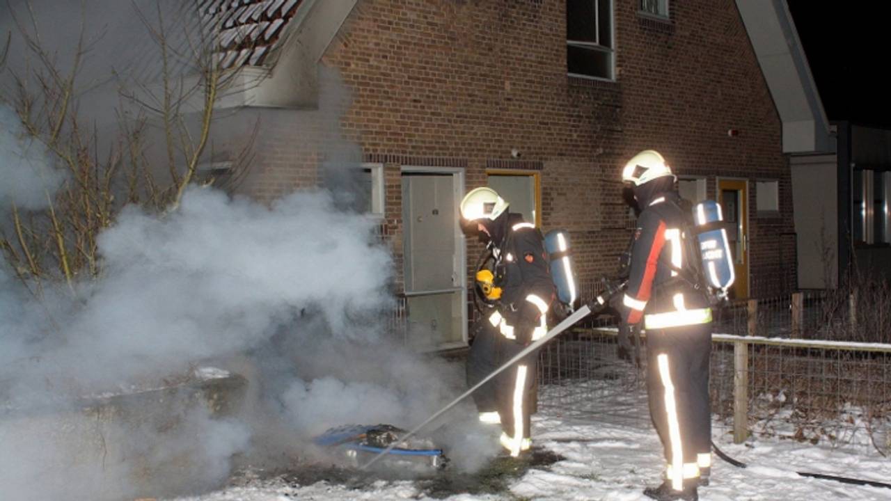 De brand zorgde voor veel schade aan de boerderij (Foto: Stevie Heuer/ Meesters Multi Media)