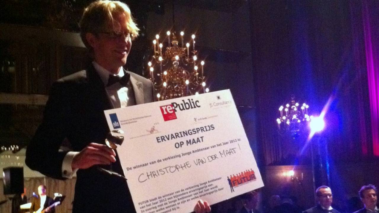 Christophe met zijn prijs.
