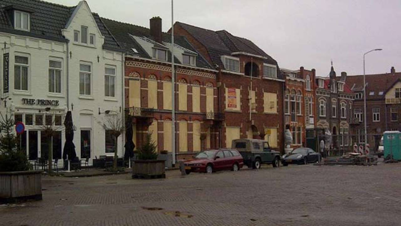 Dichtgetimmerde panden op het Wilhelminaplein in Eindhoven