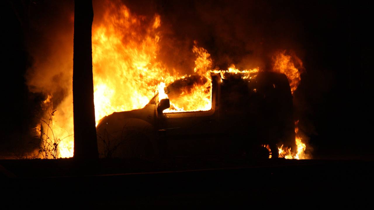 Autobrand in Roosendaal. (Foto: Christian Traets)