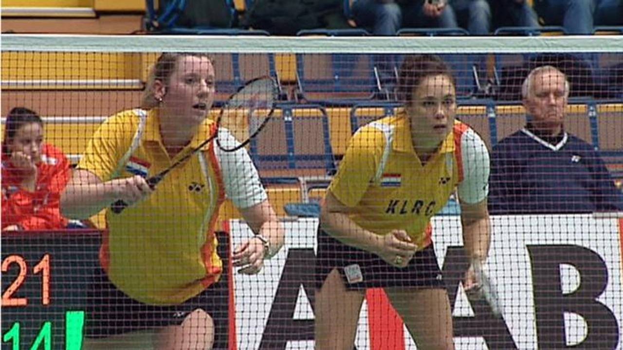 Paulien van Dooremalen (links) en Lotte Jonathans (foto: ANP).