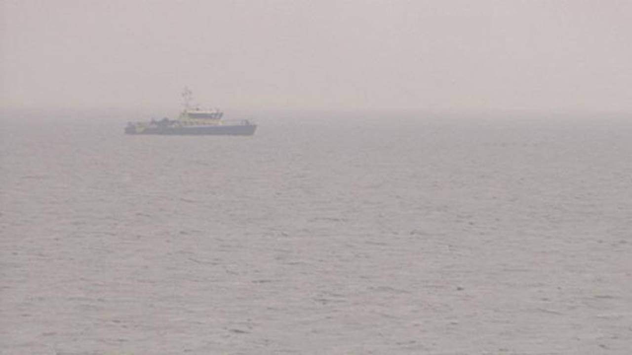 Gezonken werkschip in beslag genomen, zoektocht gaat door