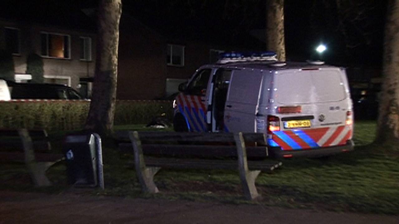 Bij de schietpartij vielen een dode en een zwaargewonde.