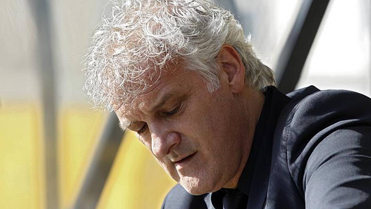 Fred Rutten in gesprek met Vitesse