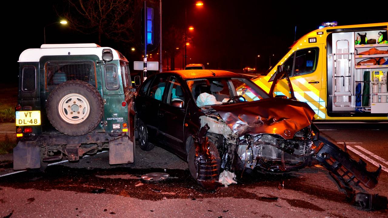 Enorme schade aan voertuigen (Foto: Jules Vorselaars/JV Media)