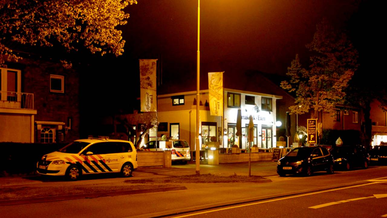 De politie doet onderzoek (Foto: Hans van Hamersveld/SQ Vision)