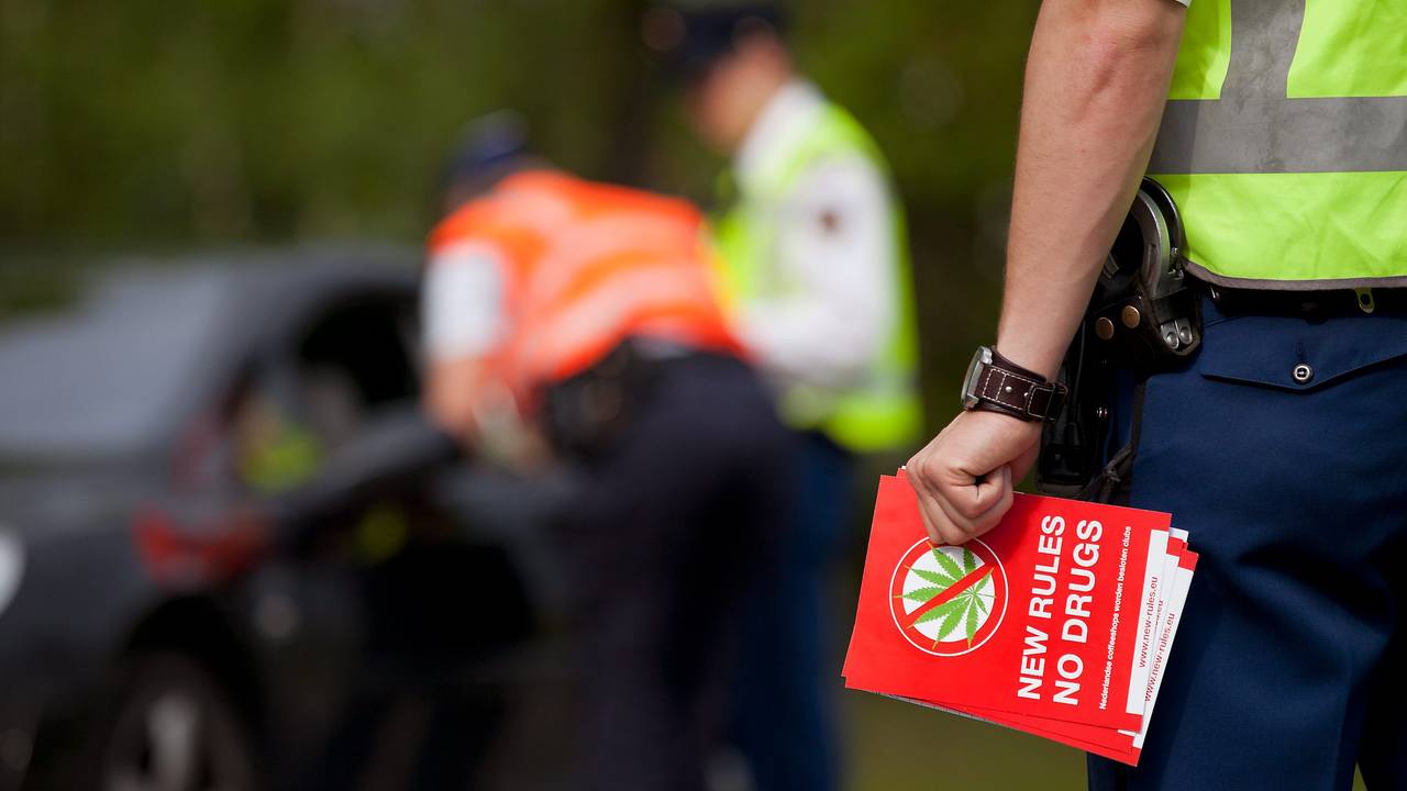 Politie treft hennepdrogerij aan