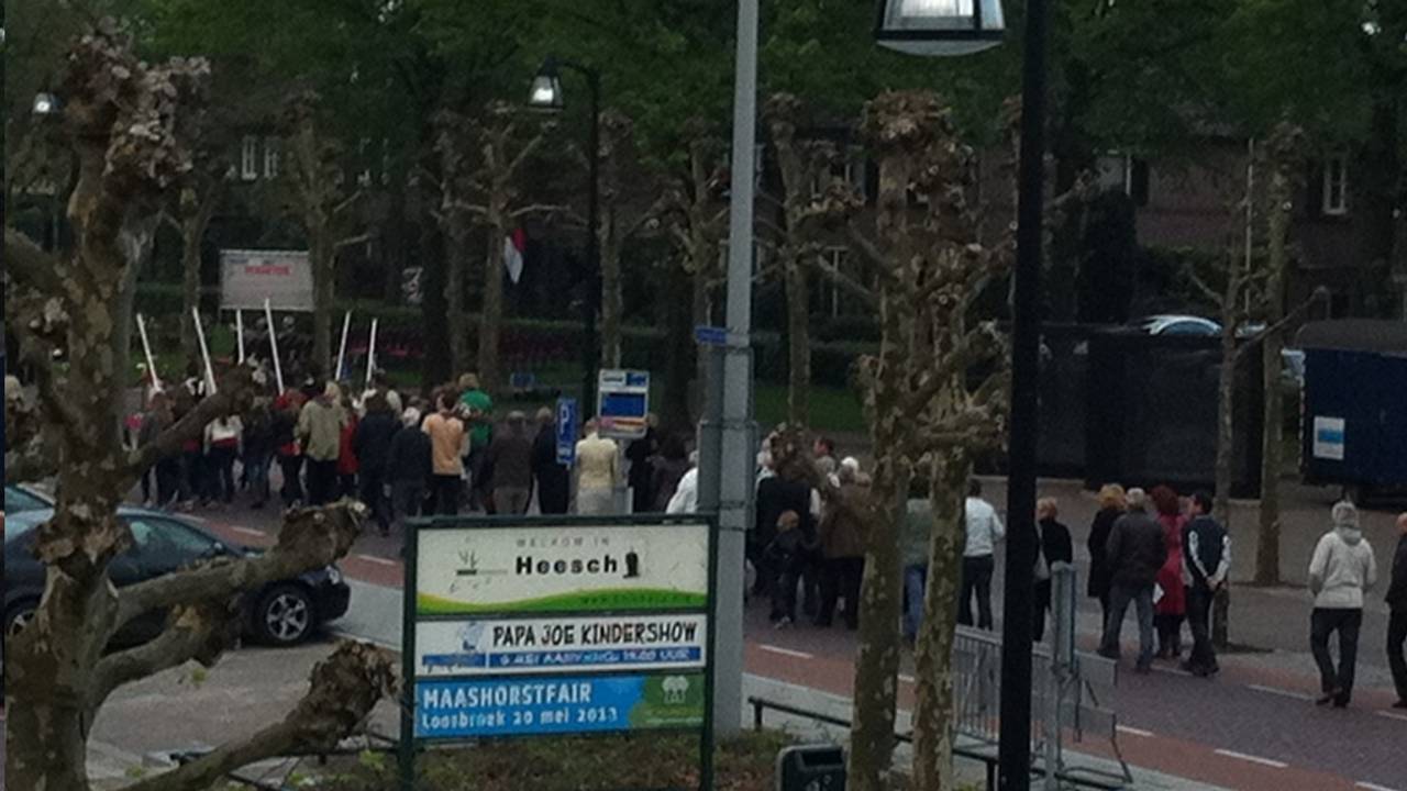 De dodenherdenking in Heesch