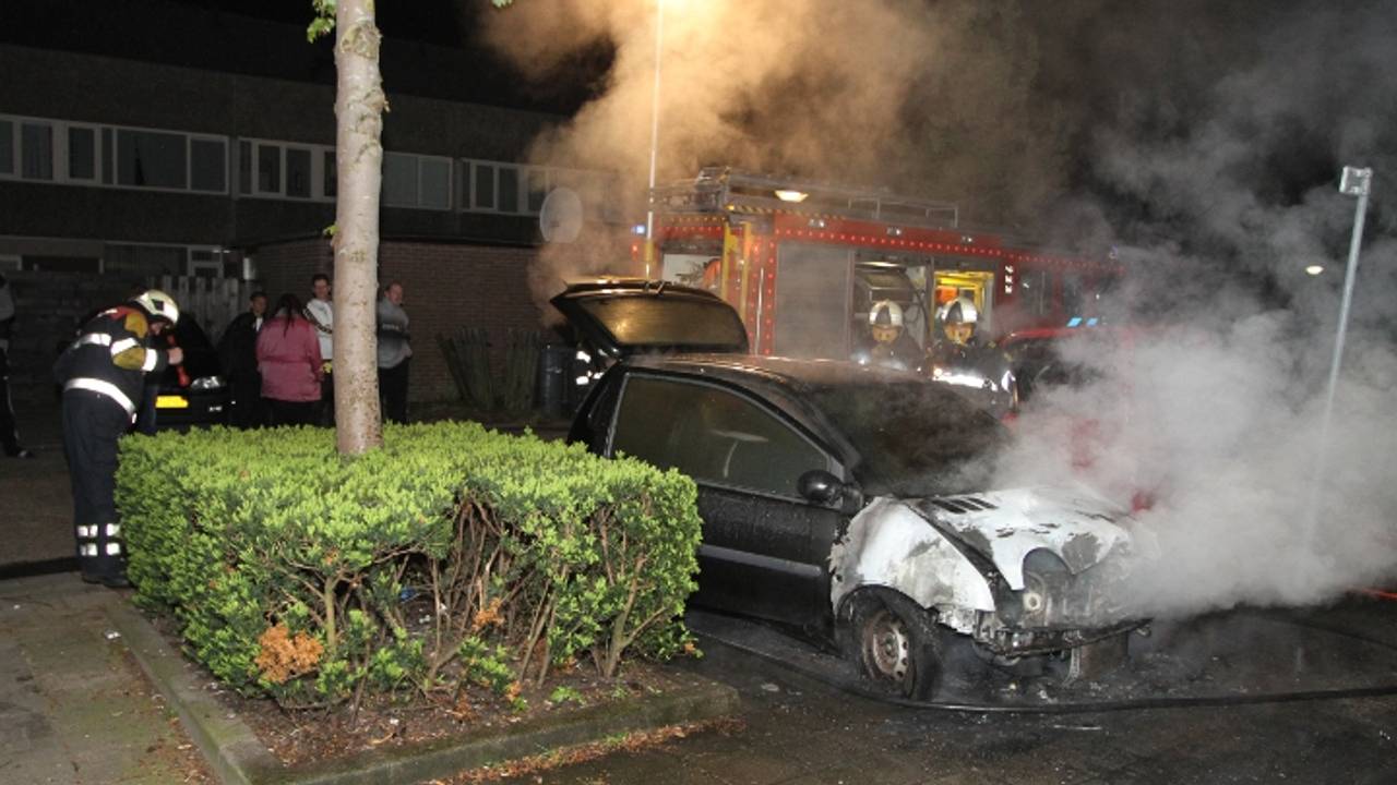 Voorkant auto flink beschadigd (foto: Bart Meesters / Meesters Multi Media).