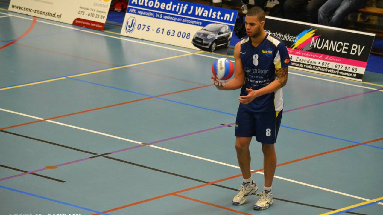 Gino Naarden in actie (foto: M. Caupain/Surinamsports).