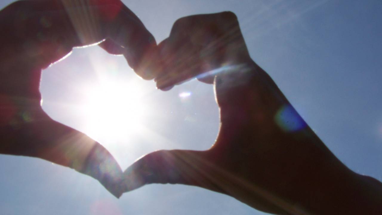 We snakken weer naar zon, maar doet ie 't of doet ie 't niet? (Archieffoto)