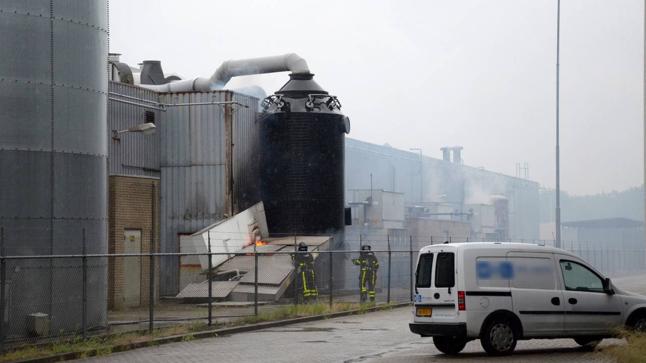 Brandweer kreeg het vuur snel onder controle (Foto: Jules Vorselaars / JV Media)