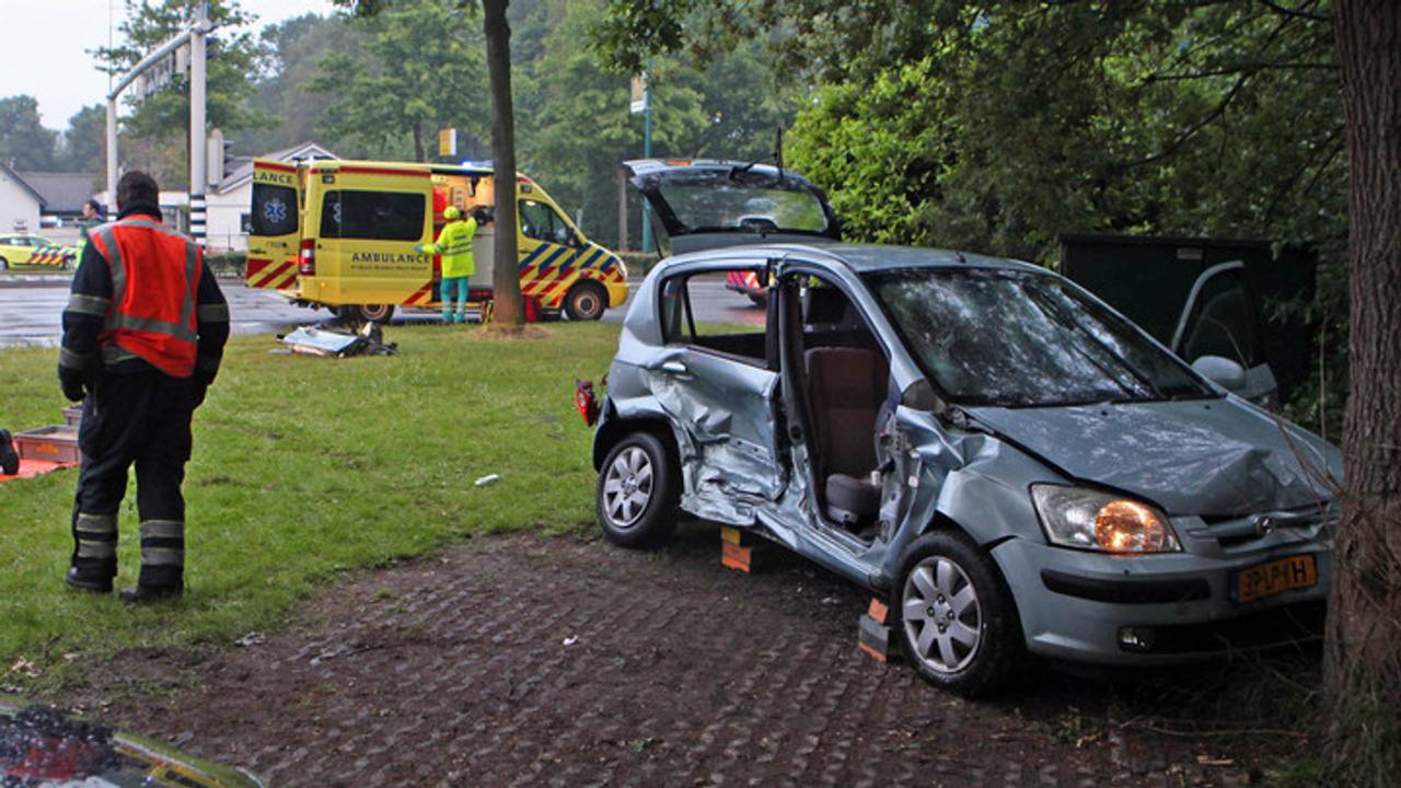 Het ongeluk gebeurde op de hoek bij het Efteling hotel (foto: Erik Haverhals, FPMB)