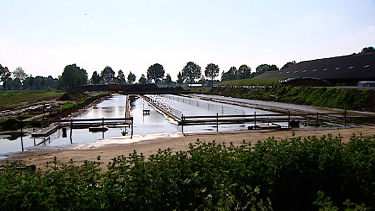 De geitenstal in aanbouw in Zeeland