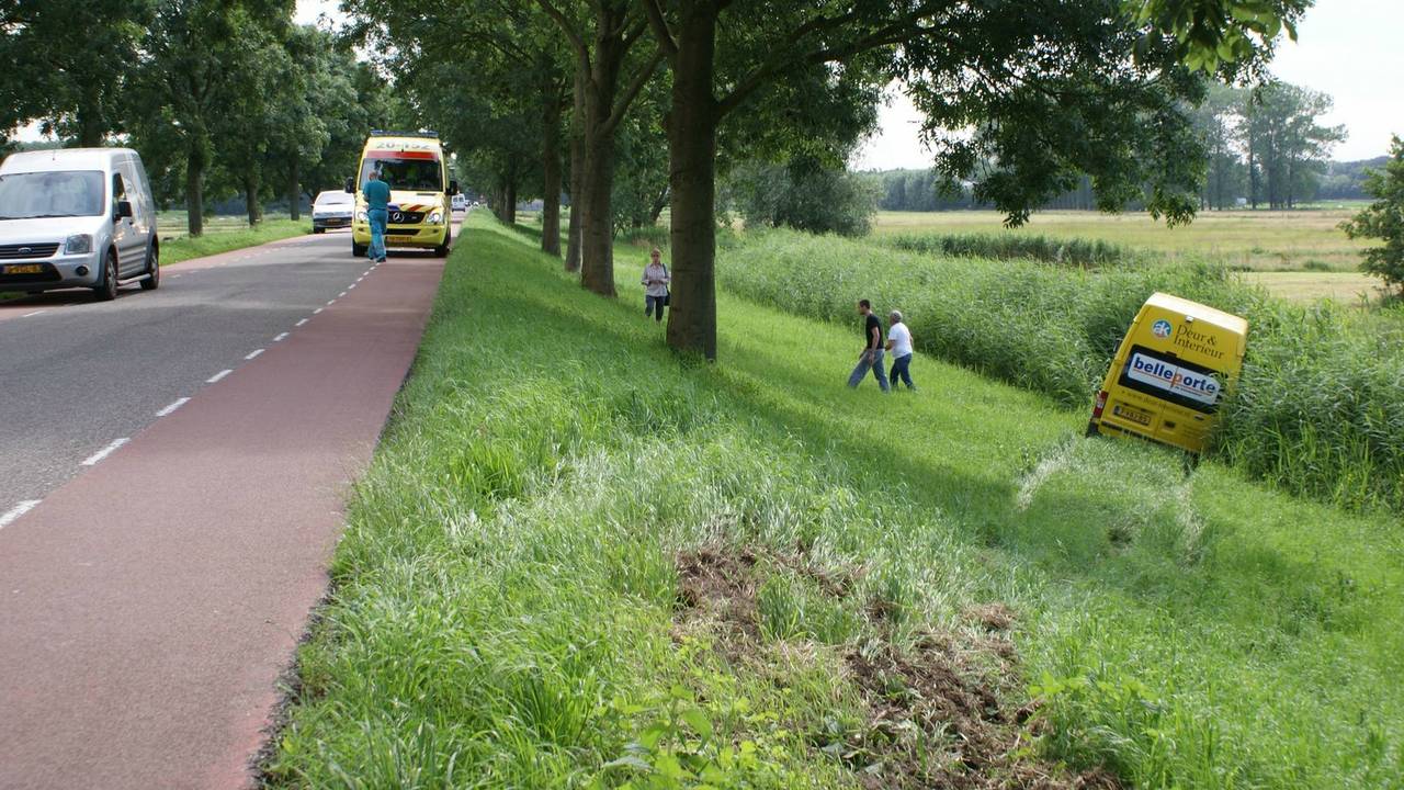 De bestuurder had geluk (foto: Martijn van Bijnen/FPMB)