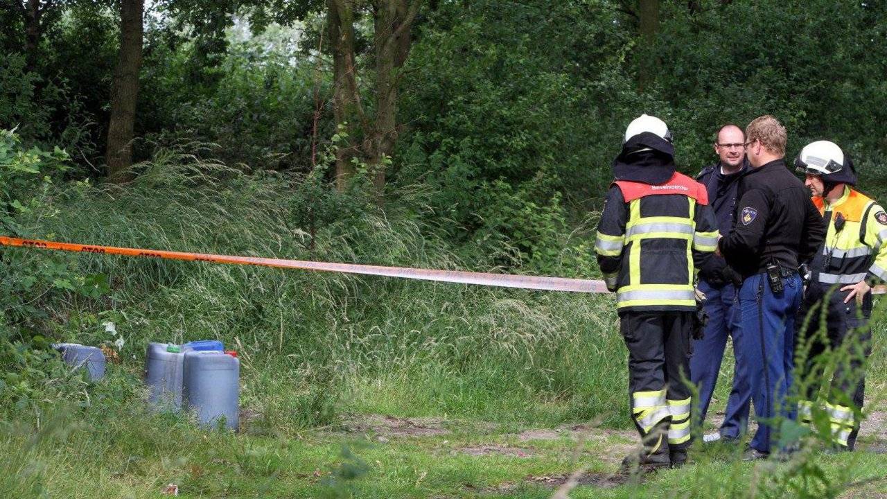 Verdachte vaten gevonden Berlicum. (Foto: Bart Meester/Meesters Multi Media)