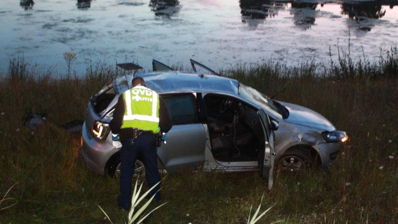 Dronken bestuurder aangehouden na ongeval (Foto: Bart Meesters/Meesters Multimedia)