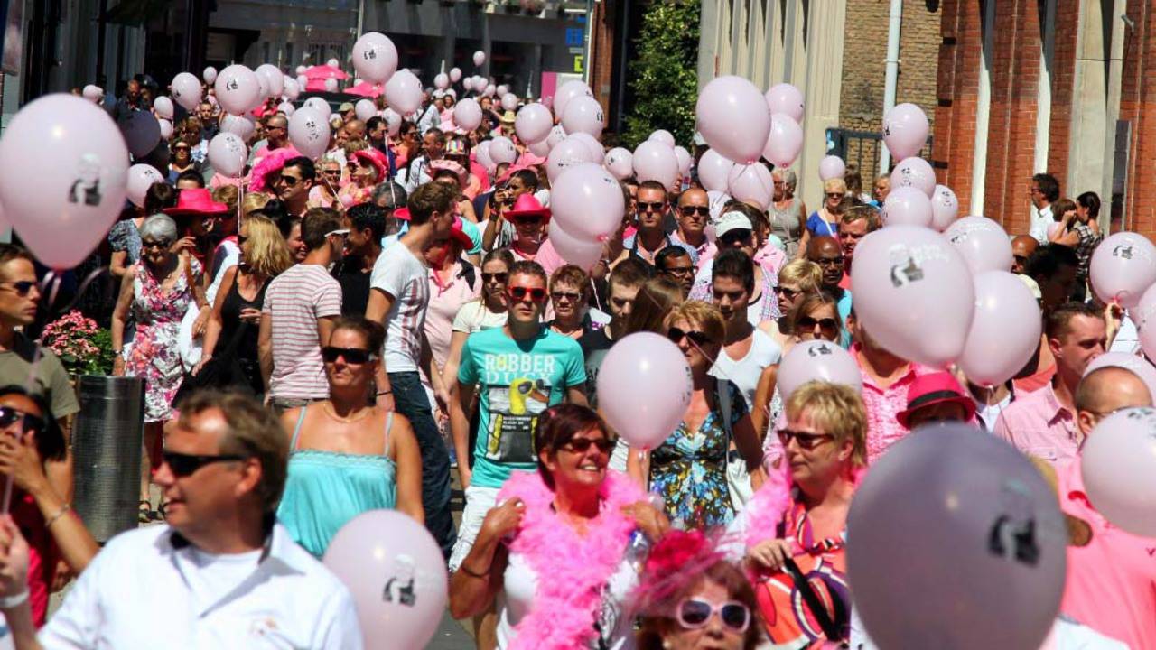 Vooral tijdens Roze Maandag was het ontzettend druk in de stad. (Foto: Martijn de Bie)