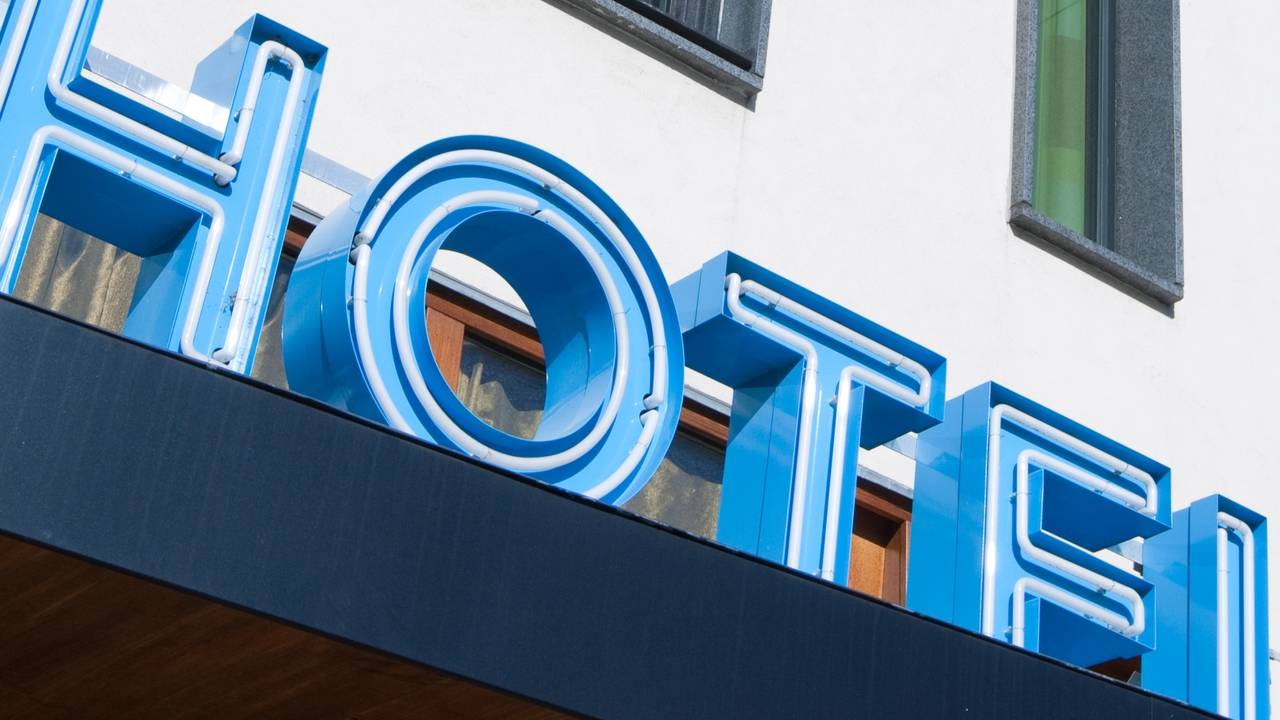 Albatron had zo'n 100 hotels als klant